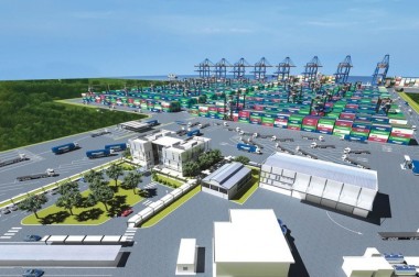 Đại sứ Pháp Nicolas Warnery 'mục sở thị' công trình cảng nước sâu 520 triệu USD